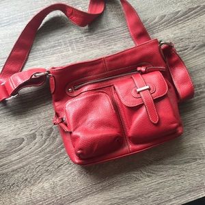 ✨Danier leather crossbody ✨